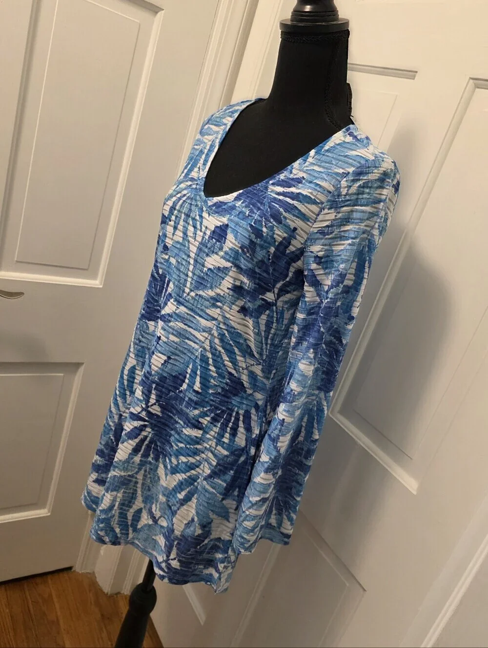 NWT Catalina Blue Leaf-Print Women's Swim Coverup Size Small